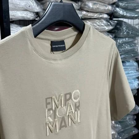 Camiseta Estampada Emporio Armani cor Bege — imagem 1 de 1