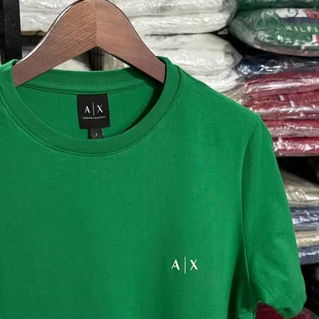 Camiseta Basica Armani Exchange cor Verde Bandeira — imagem 1 de 1