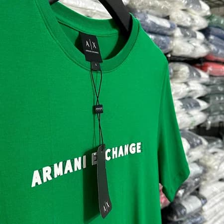 Camiseta Estampada Armani Exchange cor Verde Bandeira — imagem 1 de 2