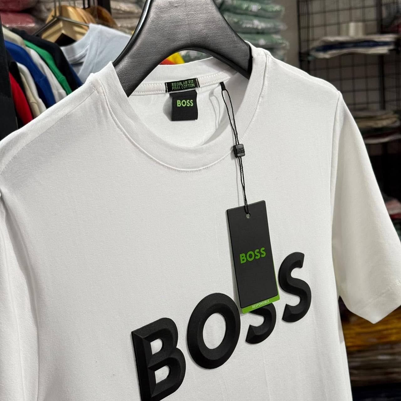Camiseta Estampada Hugo Boss cor Branca — imagem 1 de 2
