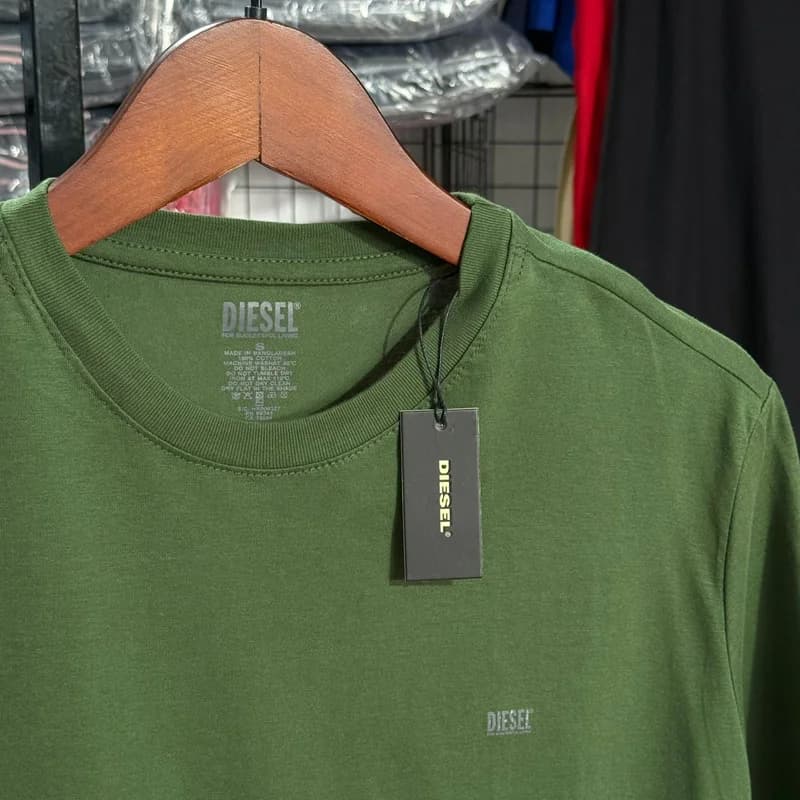 Camiseta Basica Diesel Minimalista cor Verde Militar — imagem 1 de 1