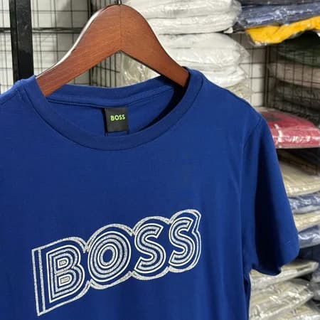 Camiseta Estampada Hugo Boss cor Azul Royal — imagem 1 de 2