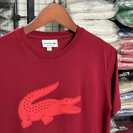 Camiseta Estampada Lacoste cor Vinho